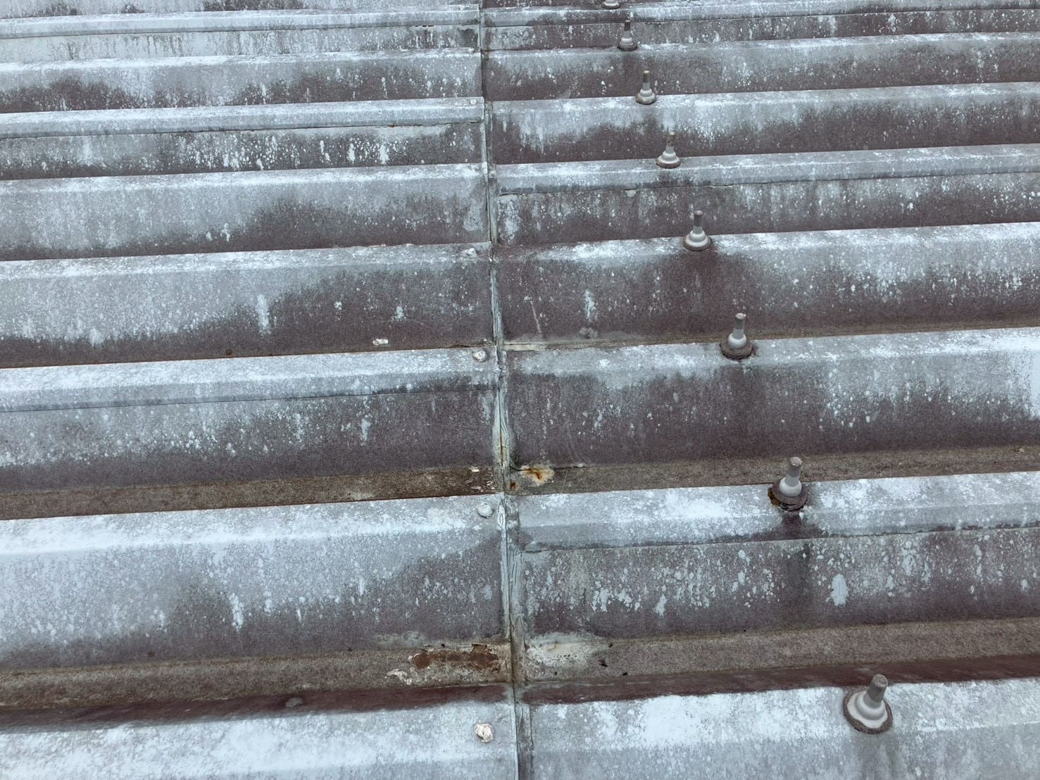 屋根繋ぎシーリング